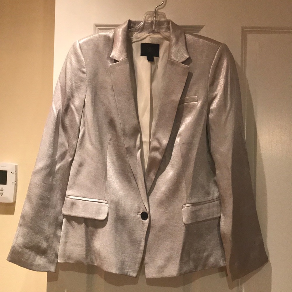 Silver dinner jacket